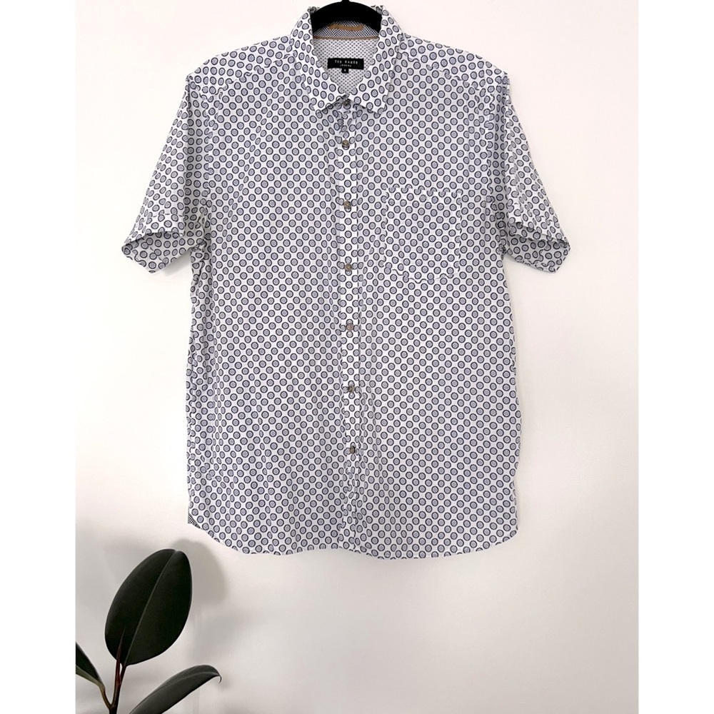 Geometric Short-Sleeved Button Down